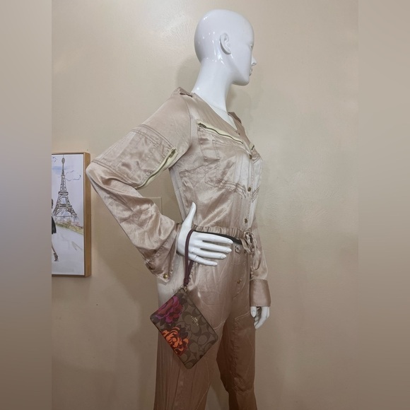 COACH X KAFFE FASSETTE corner zip floral wristlet. Rare limited edition nwt - Picture 3 of 11